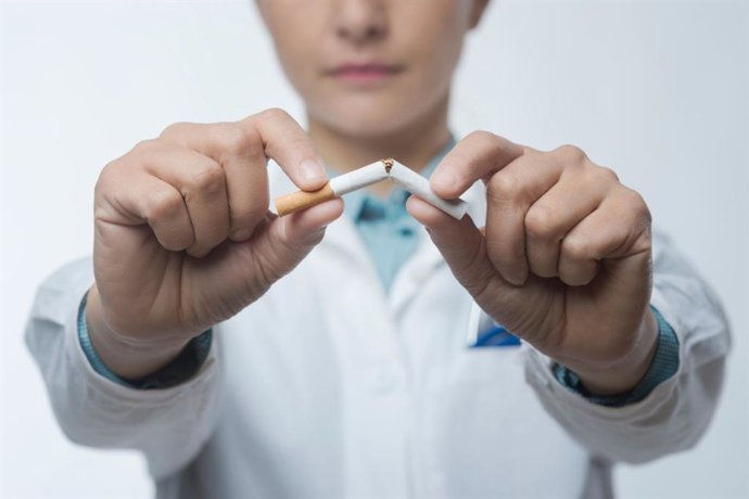 Sanidad facilita tratamiento farmacológico para dejar de fumar a cerca de 70.000 valencianos en 2024