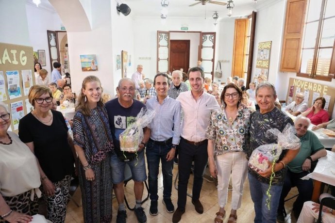 El presidente del Consell de Mallorca, Llorenç Galmés, y el presidente del Instituto Mallorquín de Asuntos Sociales (IMAS), Guillermo Sánchez, este viernes en el CPAP de Manacor.