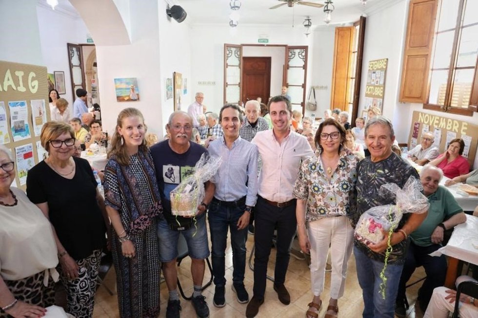 El presidente del Consell de Mallorca, Lloren Galmés, y el presidente del Instituto Mallorquín de Asuntos Sociales (IMAS), Guillermo Sánchez, este viernes en el CPAP de Manacor.