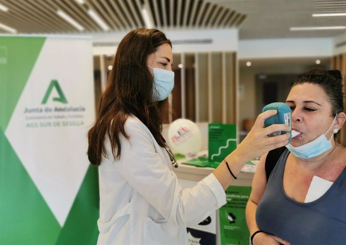 Archivo - Actividades en el Área de Gestión Sanitaria Sur en Sevilla con motivo del Día Sin Tabaco.