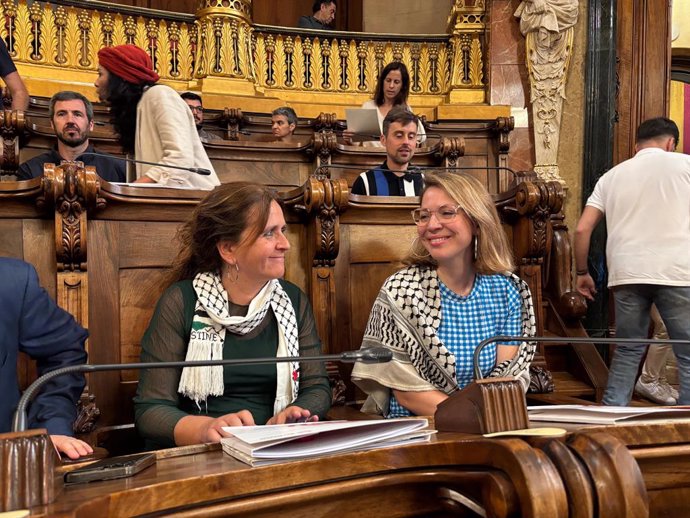 La portaveu dels Comuns, Gemma Tarafa, i la líder del partit, Janet Sanz