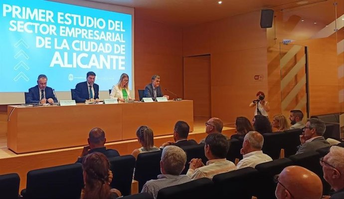 Presentación del informe este viernes en el salón de actos del MACA