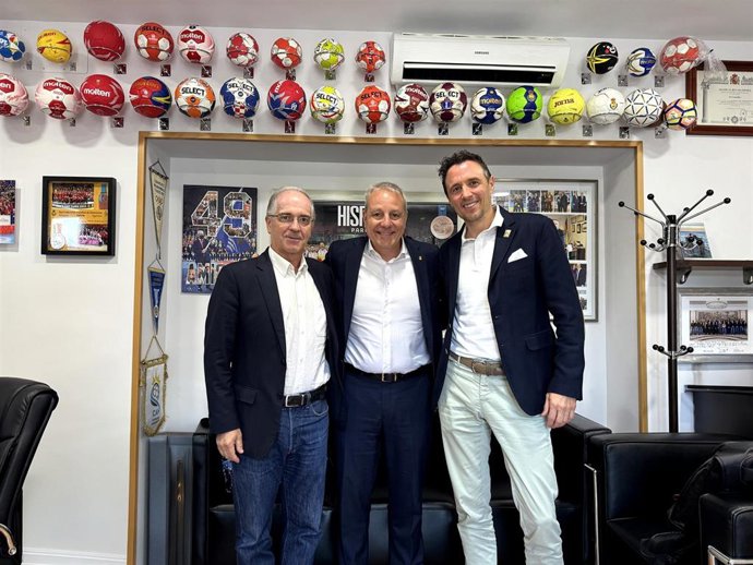 Francisco V.Blázquez (centro) junto a Miguel Laranjeiro (izda) y Pascal Jenny (dcha)