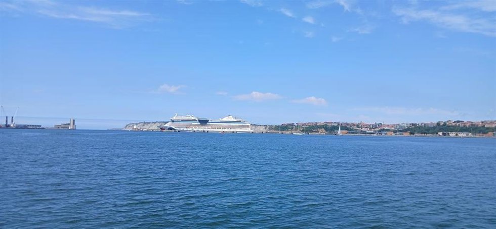 Crucero en el puerto de Getxo.