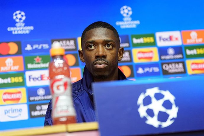 Archivo - Ousmane Dembélé, durante una conferencia de prensa.