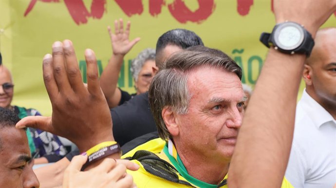 Archivo - 6 de abril de 2025, São Paulo, São Paulo, Brasil: São Paulo (SP), 06/04/2025 - manifestação / anistia / Bolsonaro / SP - ato em apoio ao ex-presidente Jair Messias Bolsonaro, apoiadores pedem anistia, na Avenida Paulista, na cidade de São Paulo.