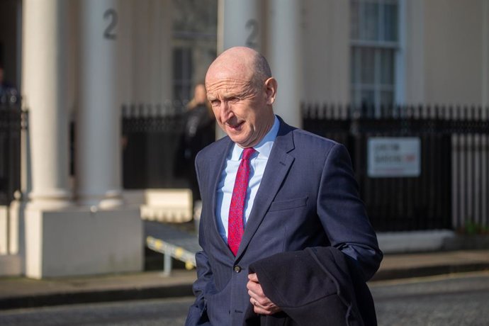 Archivo - Arquivo - 18 de fevereiro de 2025, Londres, Inglaterra, Reino Unido: O secretário de Defesa britânico JOHN HEALEY deixa o Institute for Government depois de fazer um discurso enquanto o Reino Unido considera o envio de tropas de manutenção da pa