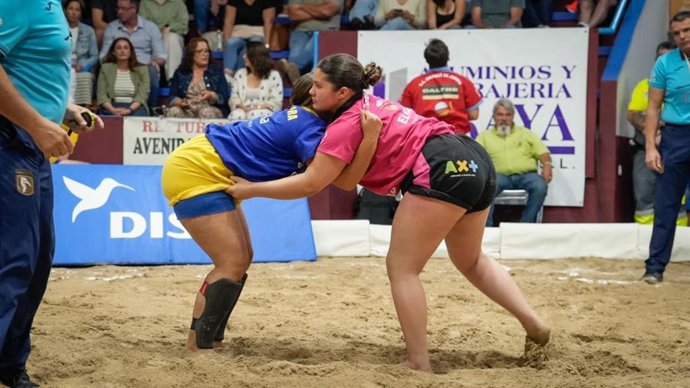 La Luchada Institucional en Fuerteventura culmina una semana para "preservar" las tradiciones por el Día de Canarias