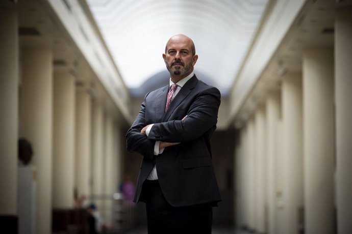 El presidente del Senado, Pedro Rollán, posa tras una entrevista para Europa Press, en el Senado, a 29 de mayo de 2025, en Madrid (España). Pedro Rollán es presidente del Senado desde agosto de 2023. Anteriormente  fue presidente en funciones de la Comuni