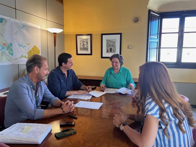 La empresa adjudicataria es Séptima Reforma y Gestión de Edificios SL.