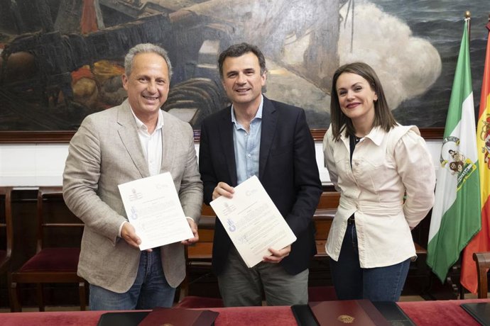 Firma del convenio la Asociación Cádiz Centro Comercial Abierto.