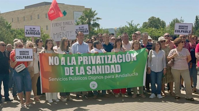PSOE-A advierte de que "las políticas de privatización" de Junta "ponen en riesgo la salud de la gente", este sábado en Huércal-Overa (Almería)