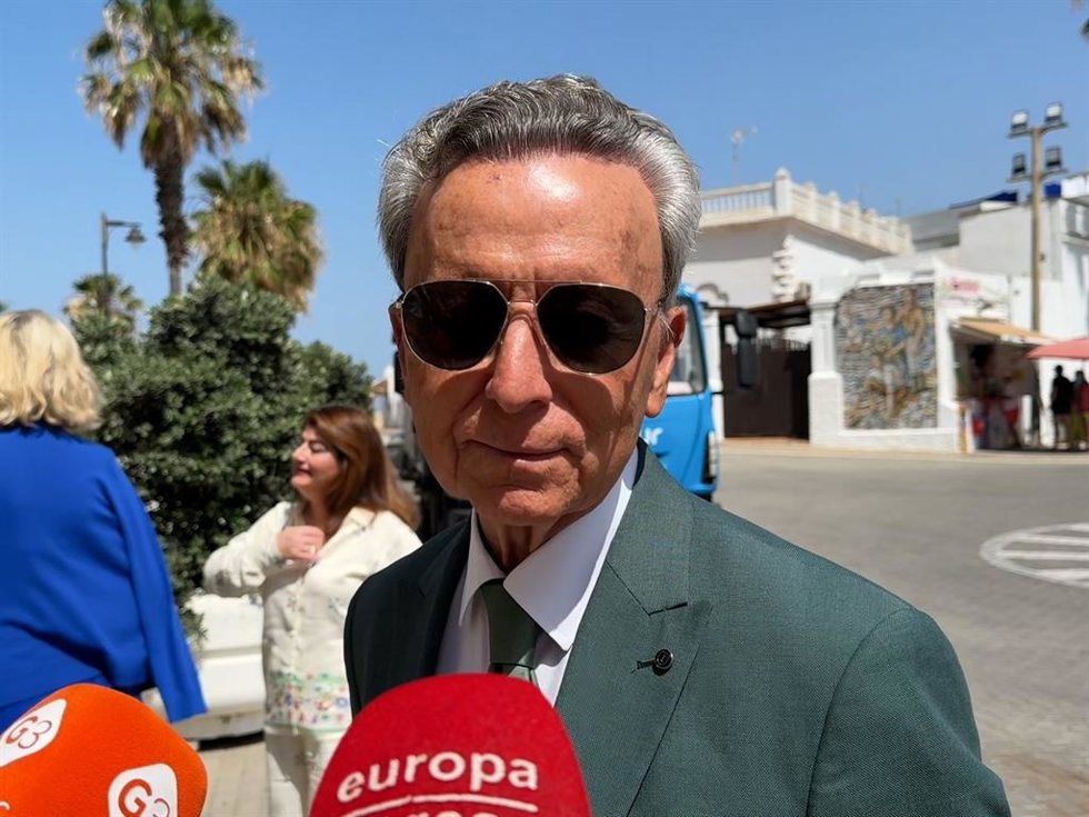 JOSÉ ORTEGA CANO EN EL SANTUARIO DE LA VIRGEN DE REGLA EN CHIPIONA