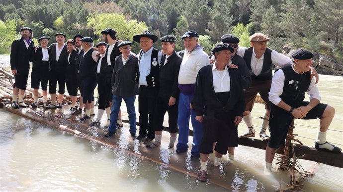 Una navata recorrerá el Ebro este domingo con el rodaje del documental 'Cierzo y sed'