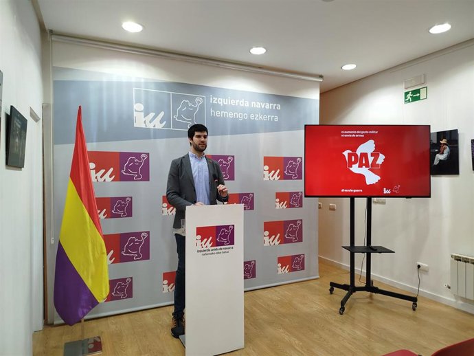 Archivo - El coordinador general de Izquierda Unida de Navarra (IUN), Carlos Guzmán