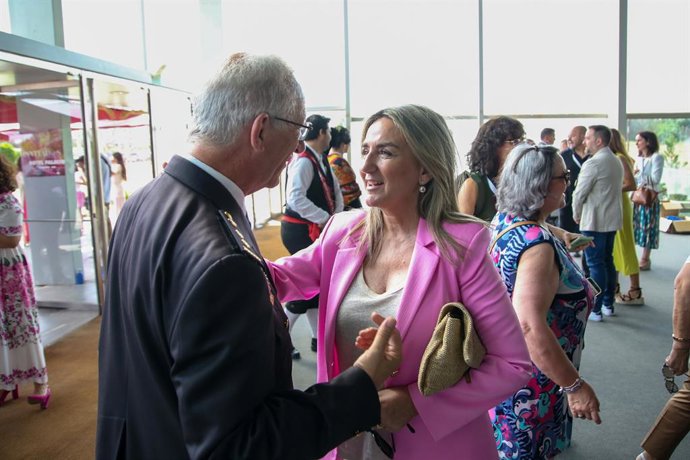 Tolón, a los premiados: "Marcáis nuestro camino, sois un orgullo para esta tierra