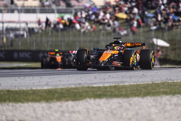 81 PIASTRI Oscar (aus), McLaren F1 Team MCL39, action during the Formula 1 Aramco Gran Premio de Espana 2025, Spanish Grand Prix 2025, 9th round of the 2025 FIA Formula One World Championship from May 30 to June 1, 2025 on the Circuit de Barcelona-Catalun