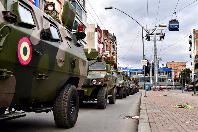 Archivo - March 20, 2020, El Alto, La Paz, Bolivia: Patrols of armored vehicles of the Bolivian army in the city of El Alto, where a part of the merchants who officiate there try to resist confinement. Even certain parliamentary authorities accused Presid