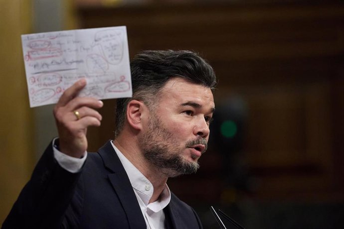 El portavoz de ERC en el Congreso, Gabriel Rufián, durante una sesión plenaria, en el Congreso de los Diputados, a 20 de mayo de 2025, en Madrid (España). 