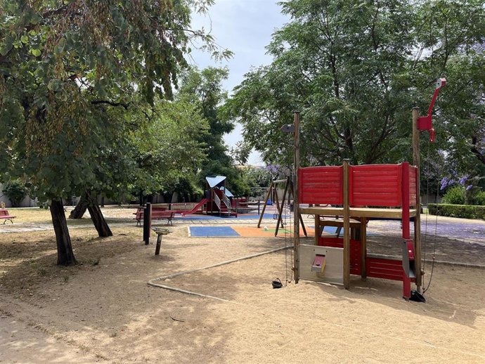 Imagen de un parque infantil en la Buhaira.