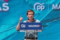 Almeida asegura que Madrid "jamás caerá en el sanchismo" y reivindica a Ayuso como "el mejor activo" en estos tiempos