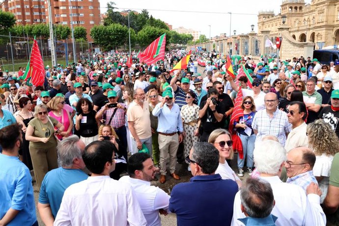 Concentración en Zamora contra la supresión de trenes en Sanabria.