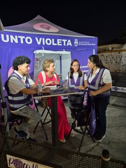 El Punto Violeta en la Feria de El Puerto 2025 ya ha informado a más de mil personas
