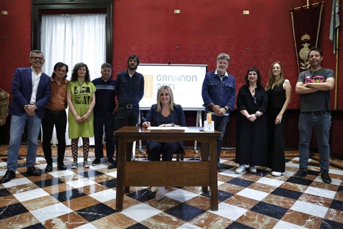 Acto de firma.