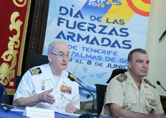 Archivo - Rueda de prensa de presentación de actividades por el Día de la Fuerzas Armadas en Canarias
