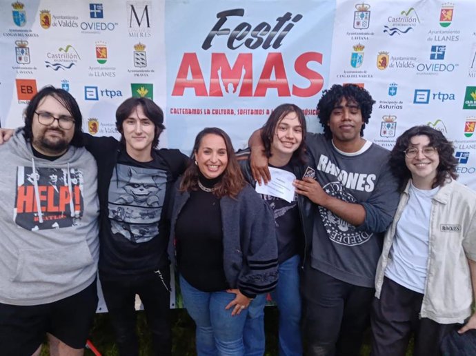 Dinosaurio Meteorito gana la semifinal de FestiAMAS en Llanes y pasa a la final de San Mateo