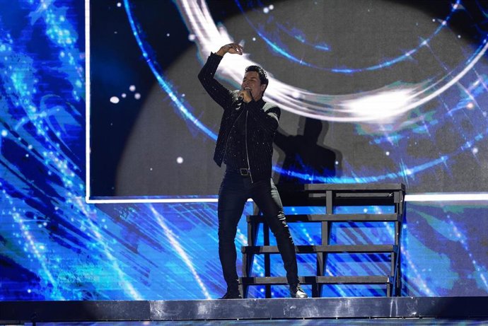 El artista, Chayanne durante el concierto en el Icónica Santalucía Fest. 