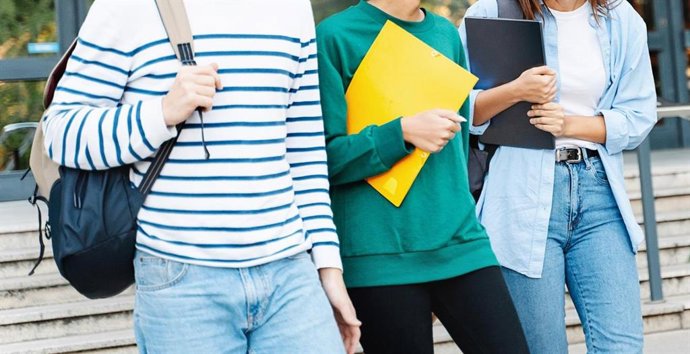 Archivo - Estudiantes universitarios.