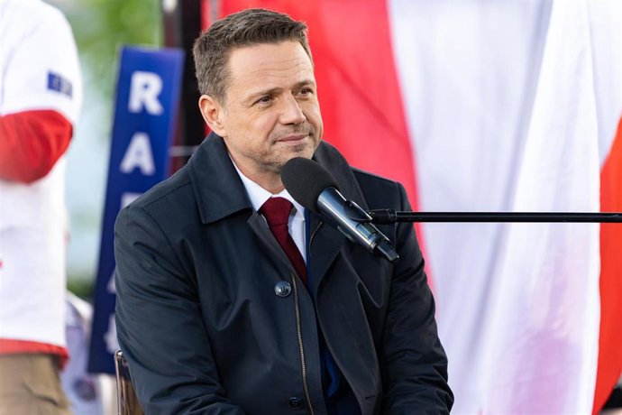 El alcalde de la capital de Polonia, Varsovia, y candidato oficialista a las elecciones presidenciales, Rafal Trzaskowski (archivo)