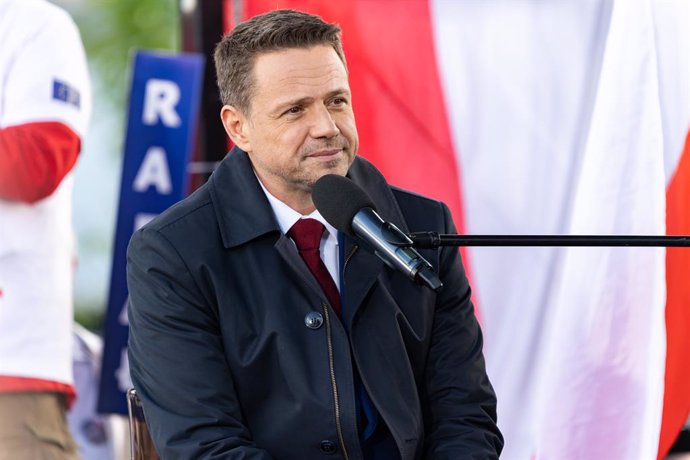 El alcalde de la capital de Polonia, Varsovia, y candidato oficialista a las elecciones presidenciales, Rafal Trzaskowski (archivo)