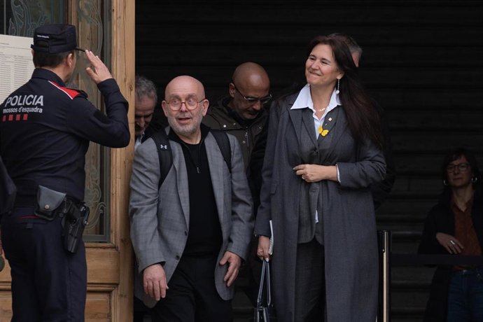 Archivo - La expresidenta del Parlament de Cataluña Laura Borràs sale del TSJC, 4 de abril de 2025, en Barcelona, Catalunya (España). El Tribunal Superior de Justicia de Cataluña (TSJC) ha pedido al Gobierno el indulto parcial de la expresidenta del Parla