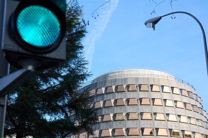 Archivo - Vista de la fachada del Tribunal Constitucional el día en el que se celebra el acto solemne de toma de posesión de los cuatro nuevos magistrados en el Tribunal Constitucional (TC), a 9 de enero de 2023, en Madrid (España). Los nuevos magistrados