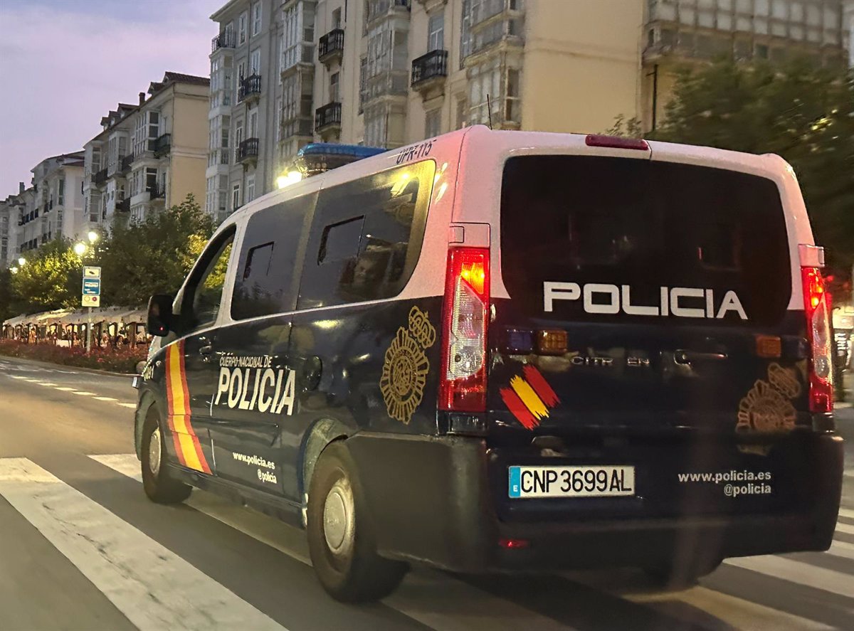 Dos detenidos por distribuir material sexual de 14 mujeres a través de Internet