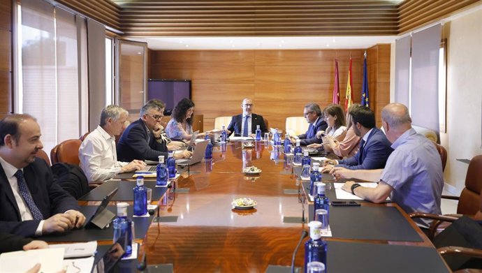 Mesa de las Cortes de C-LM.