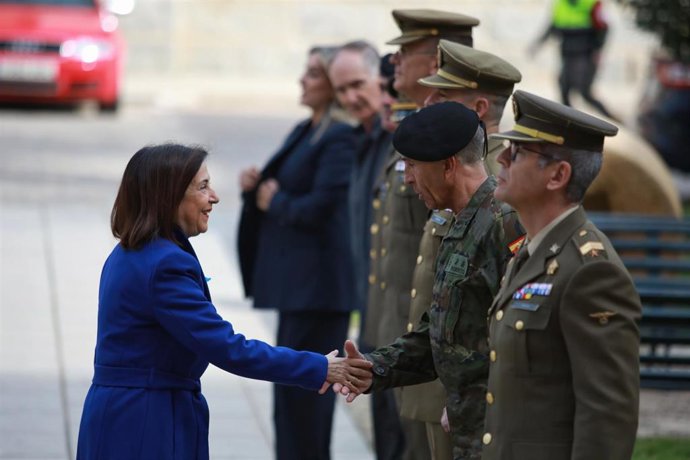 Archivo - La ministra de Defensa, Margarita Robles, preside el acto de homenaje a los civiles y militares caídos en la guerra de Ucrania, en la Academia de Infantería, a 28 de febrero de 2025, en Toledo, Castilla La-Mancha (España).