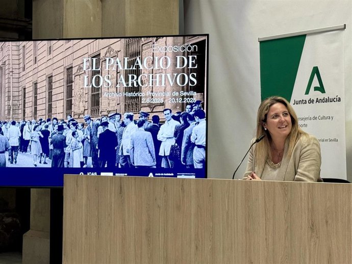 Angie Moreno, en la presentación de la muestra conjunta.