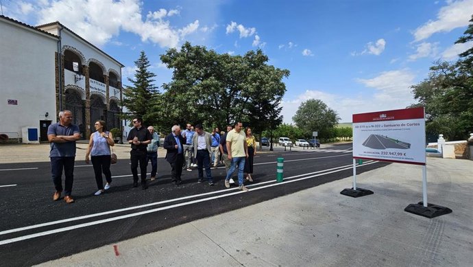 Renovación del acceso al Santuario de Cortes.