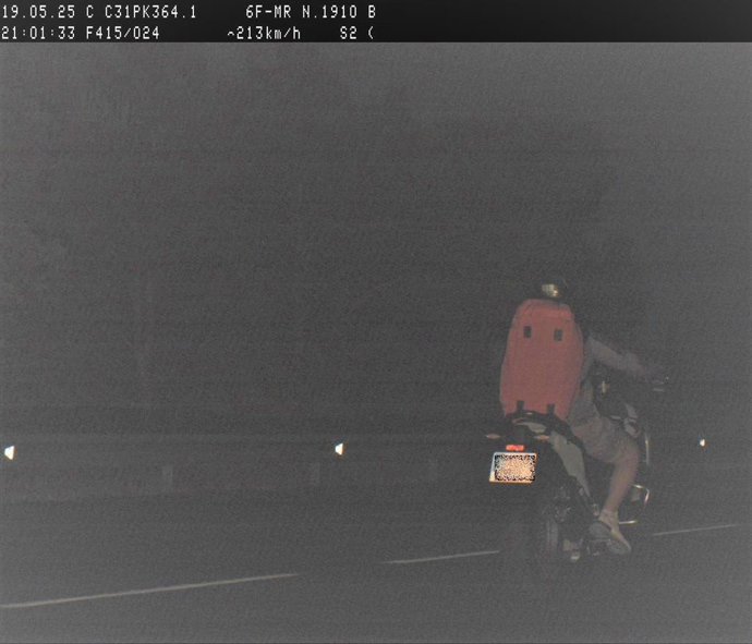 Motorista denunciado penalmente por circular a 213 km/h en Viladamat (Girona)