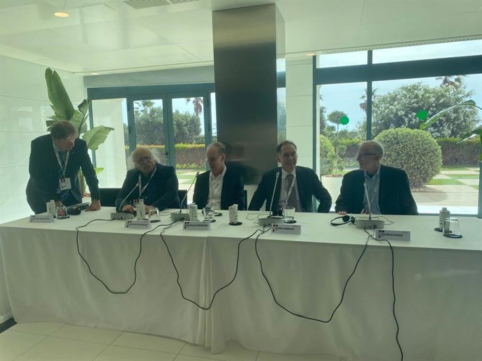 Roda de premsa dels jurats dels Premis Rei Jaume I: Guido Imbens, Premi Nobel d'Economia 2021; Duncan Haldane, Premi Nobel de Física 2016; Douglas Diamond, Premi Nobel d'Economia 2022, i Charles Rice, Premi Nobel de Medicina 2020.
