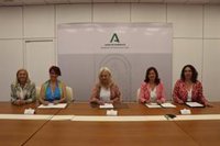 La Junta firma un convenio de transporte para establecer una nueva parada de autobús interurbano en hospital de Jerez