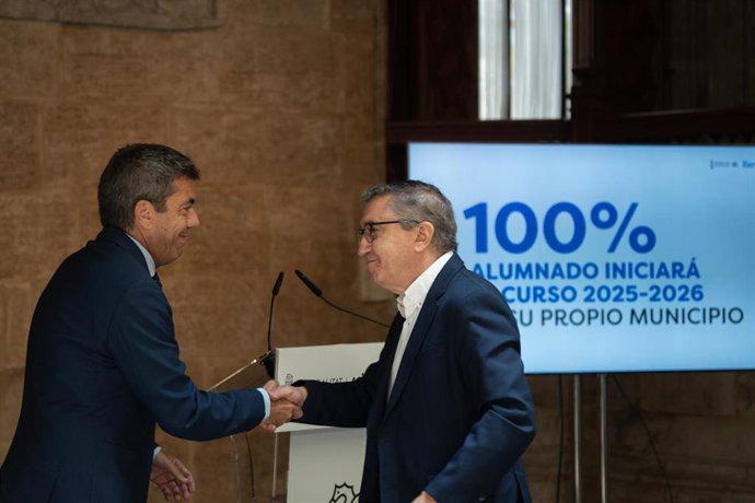 El 'president' de la Generalitat, Carlos Mazón, y el conseller de Educación, Cultura, Universidades y Empleo, José Antonio Rovira.