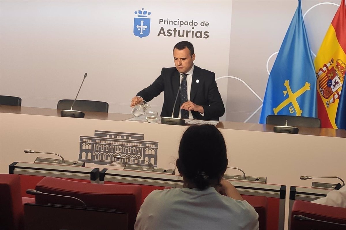 Llamedo y Peláez asumen la negociación con los sindicatos de educación, tras la dimisión de Espina