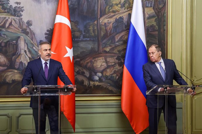 27 May 2025, Russia, Moscow: Turkey's Foreign Minister Hakan Fidan (L) and Russia's Foreign Minister Sergei Lavrov hold a joint press conference following their talks at the Russian Foreign Ministry's Reception House. Photo: Sergei Fadeichev/TASS via ZUMA