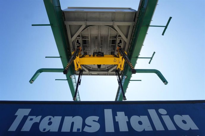 Archivo - Obras durante la inauguración de la autopista ferroviaria Valencia-Madrid, en el Puerto de Valencia, a 22 de julio de 2024, en Valencia, Comunidad Valenciana (España). 