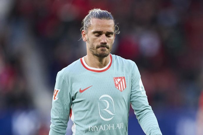 Antoine Griezmann, do Atlético de Madrid, reage durante a partida da LaLiga EA Sports entre CA Osasuna e Atlético de Madrid no El Sadar, em 15 de maio de 2025, em Pamplona, Espanha.