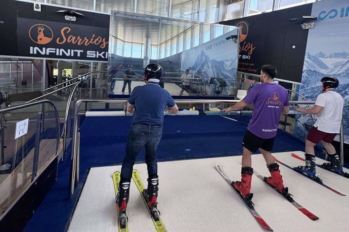 Sarrios Infinit Ski inaugura en Barajas un nuevo centro de esquí indoor con gran acogida